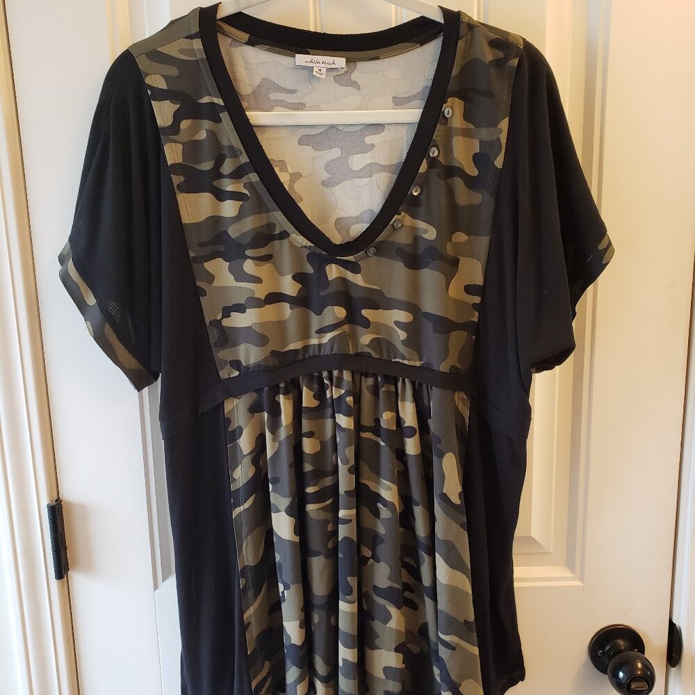 White Birch Camo & Ribbed Babydoll Top M